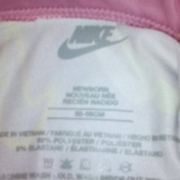 Like New, Nike Newborn Baby Girls Outfit, Bodysuit & Athletic Legging Pants Set - Picture 2 of 9